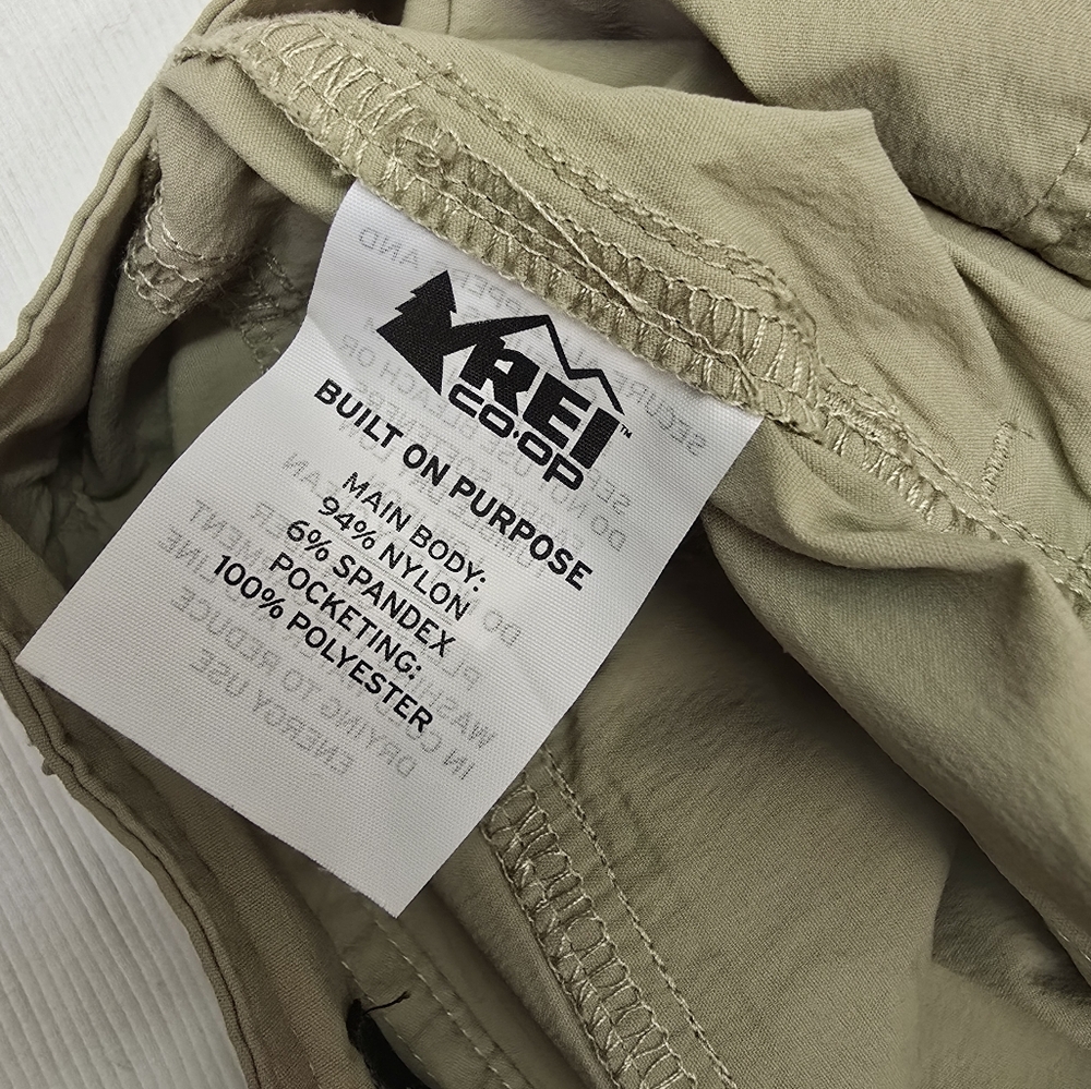 REI Co-Op Women's Relax Fit Convertable Cargo Pants- Khaki - (8 PETITE) EUC - Picture 11 of 12
